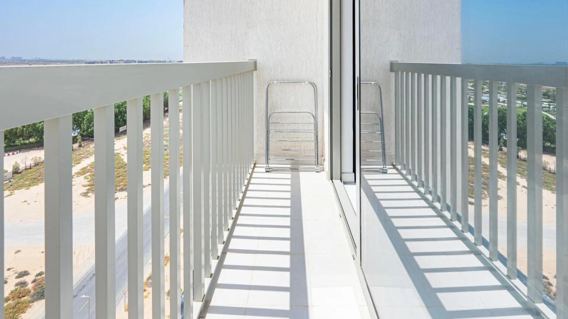 Sleek & Spacious Studio In Central Dubailand Apartment Dubai