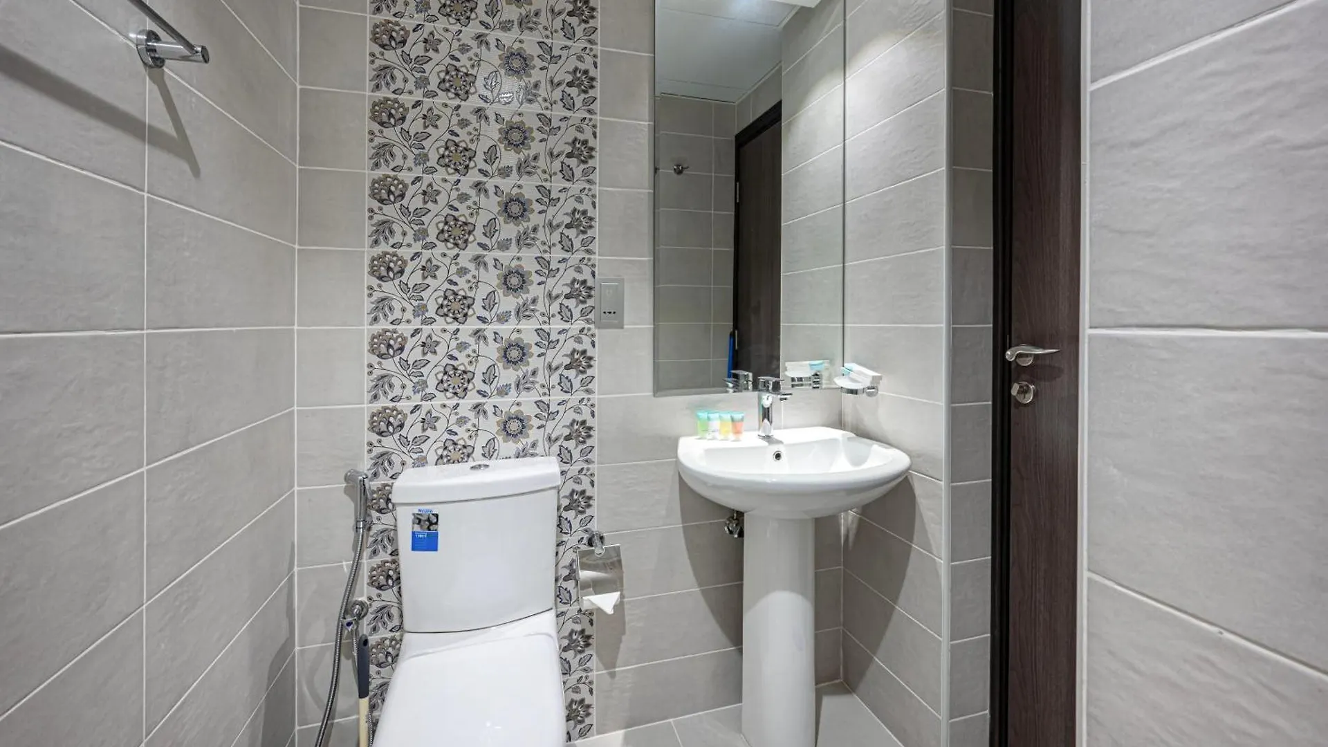 Apartment Sleek & Spacious Studio In Central Dubailand