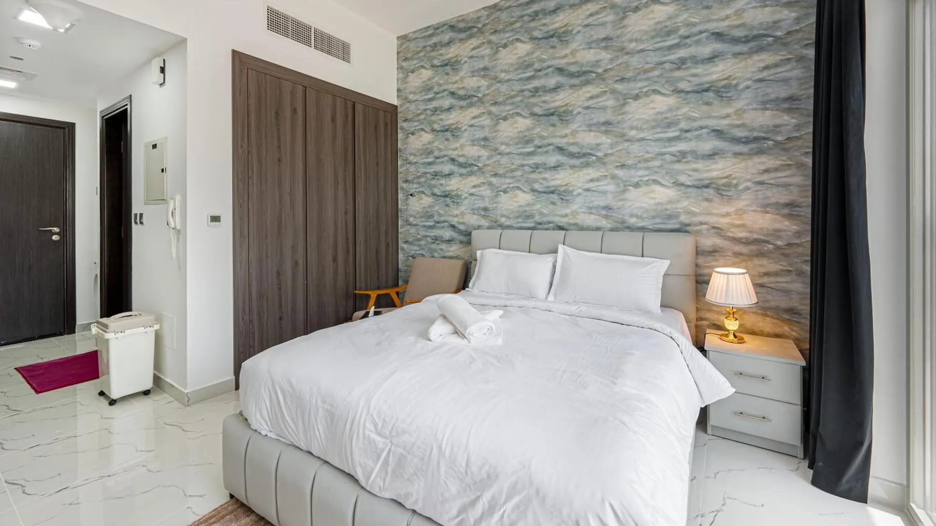 Sleek & Spacious Studio In Central Dubailand