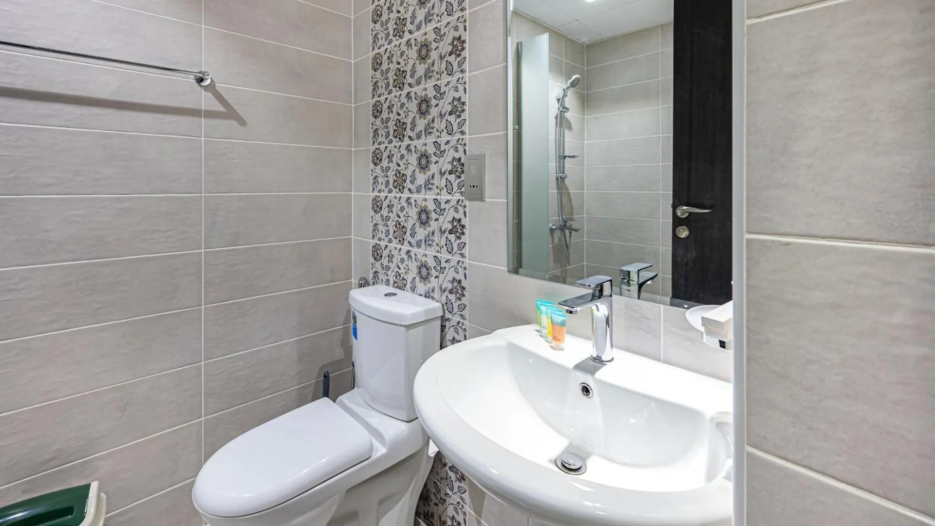 Sleek & Spacious Studio In Central Dubailand