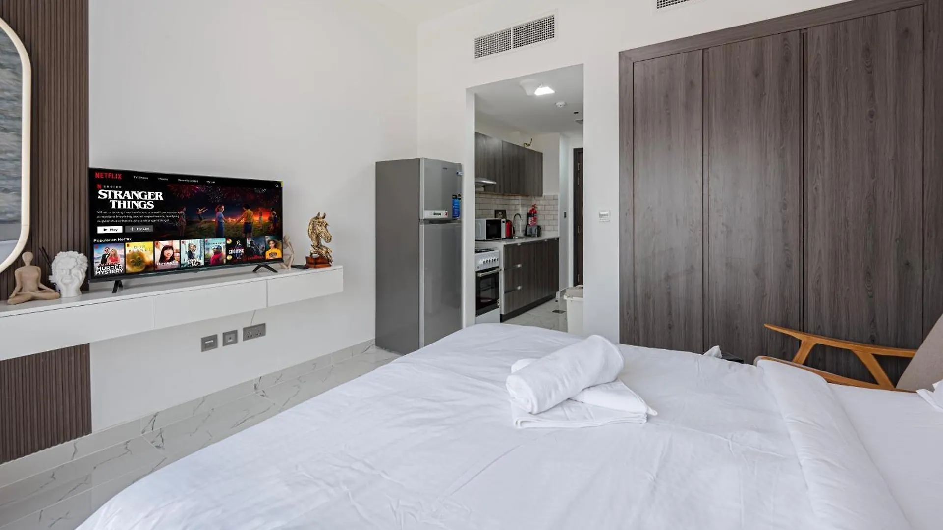Apartment Sleek & Spacious Studio In Central Dubailand United Arab Emirates