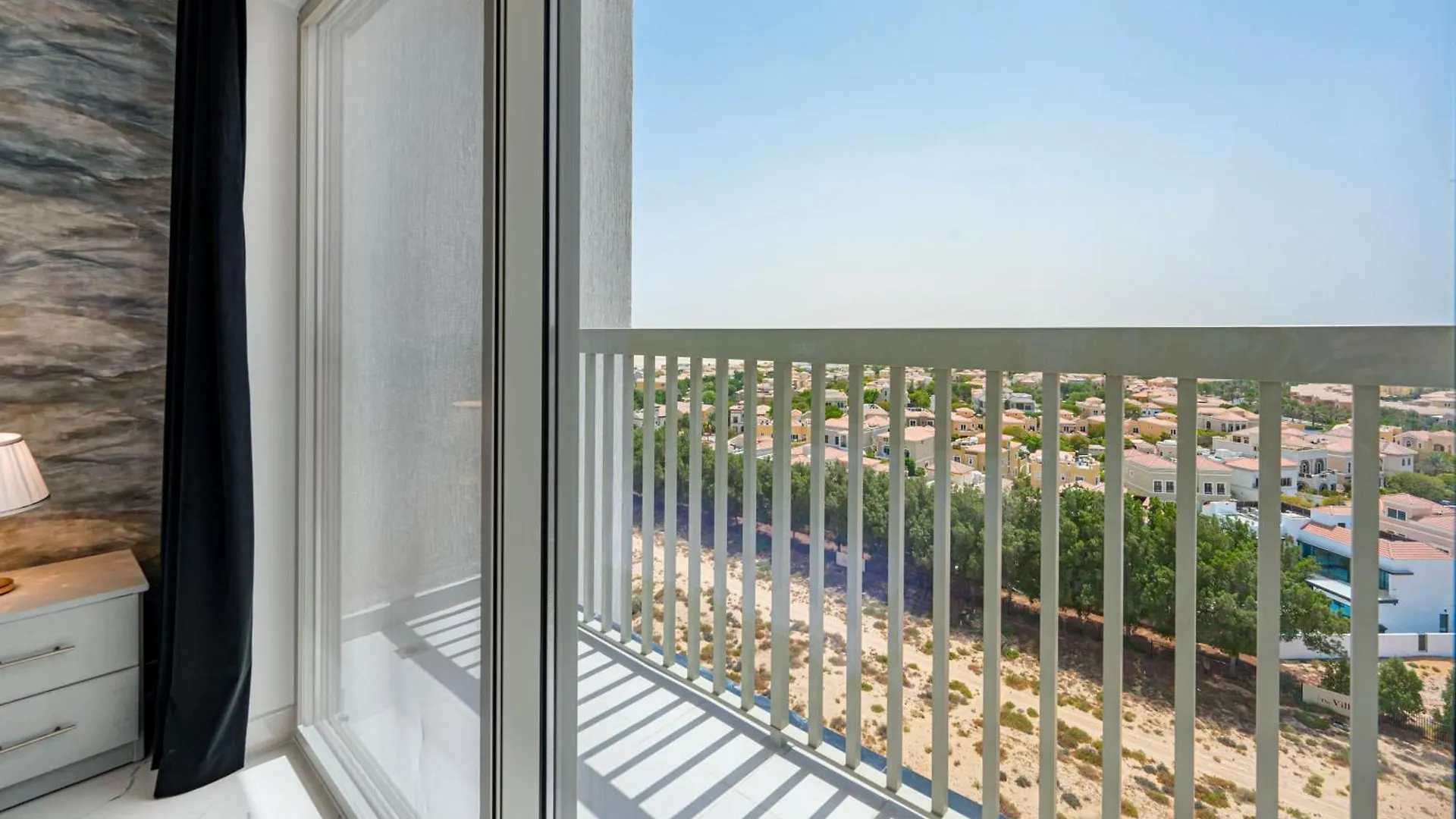 Apartment Sleek & Spacious Studio In Central Dubailand